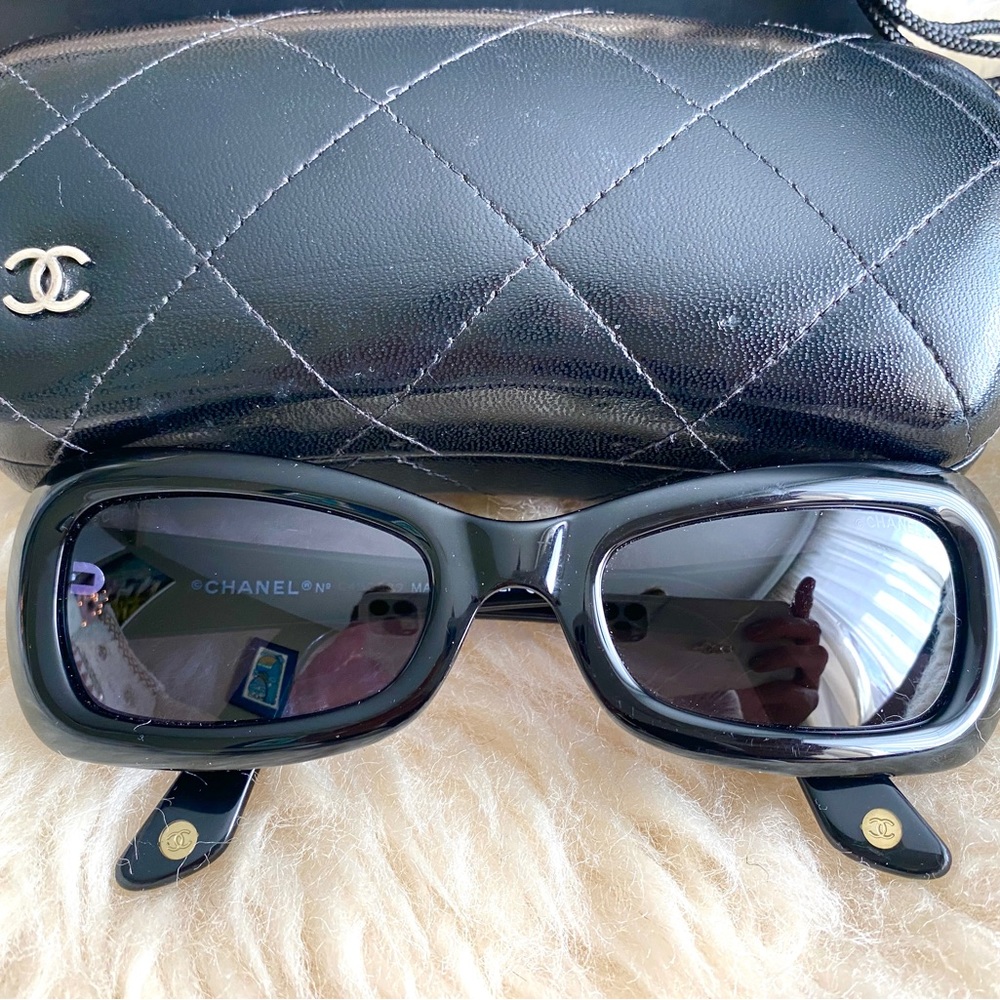 Authentic Chanel Black Retro Sunglasses w/ case &box